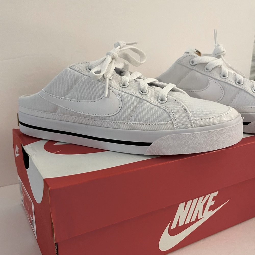 NIB Nike Court Legacy Mule